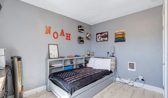 1127 LINN Ave, Oregon City, OR 97045