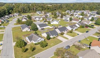 3786 Dover Dr, Ayden, NC 28513