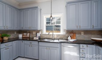 1617 Brook Rd, Charlotte, NC 28205