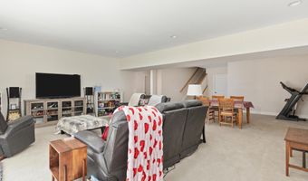 144 COWBIRD St, Lake Frederick, VA 22630