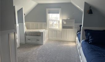 35 Annandale Rd, Newport, RI 02840