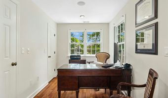 2 Knollwood Ln, Darien, CT 06820