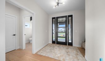 1517 W Autumn Cir, Brandon, SD 57005