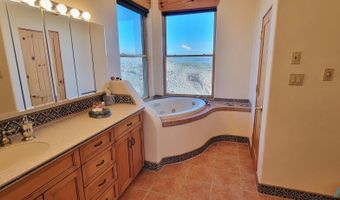 8 Hackney Circle Rd, Elephant Butte, NM 87935
