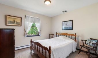 14 Davisville Ln, Narragansett, RI 02882
