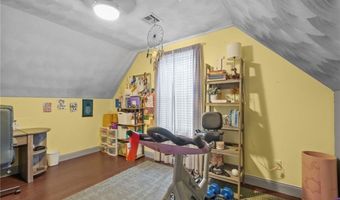 105 Amy Dr, Cranston, RI 02921