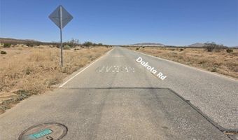 8 Falchion Rd, Apple Valley, CA 92307
