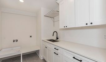 29549 N Hilltop Rd, Orange, OH 44022