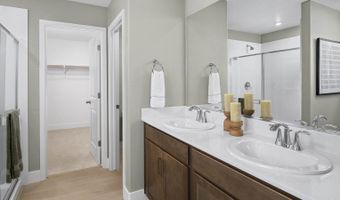 2460 MIDNIGHT Ln, Santa Rosa, CA 95403