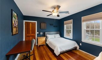 6 Knowlton Ct, Bristol, RI 02809
