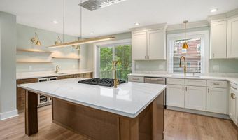 9038 LYKENS Ln, Philadelphia, PA 19128
