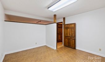 204 Woodfield Dr, Asheville, NC 28803