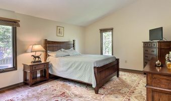 146 Algonquin Trl, Albrightsville, PA 18210