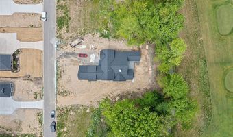 810 Club Dr W, Aurora, OH 44202