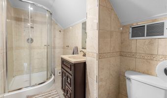 2216 Caroline St, Yorkville, NY 13495