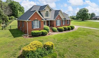 121 Lewis Burnett Dr, Boiling Springs, SC 29316