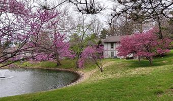 2114 Mason Lake Dr, Ballwin, MO 63011