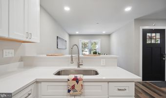 10 N HOMELAND Ave N, Annapolis, MD 21401