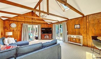 62 Meadowcrest Dr, Cumberland, RI 02864