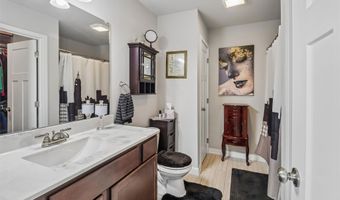 810 NE Meadow Landing Dr, Ankeny, IA 50021