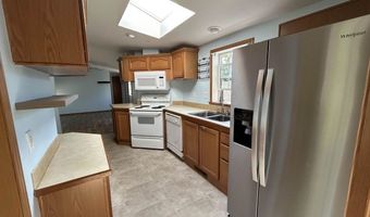83 Long Shores Dr, Barrington, NH 03825