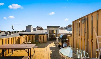 18 E MADISON St 4, Baltimore, MD 21202