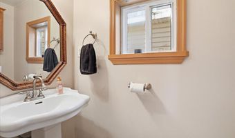 1264 TEARCOAT Rd, Augusta, WV 26704