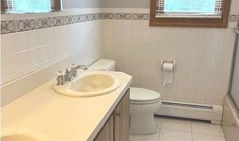 137 Holroyd St, Bridgeport, CT 06606