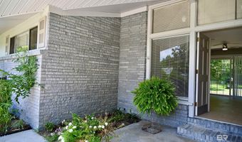 111 Dogwood Pl, Atmore, AL 36502