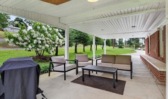 379 NE Morningside Ln, Abingdon, VA 24210