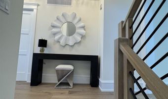 281 7th St, Avalon, NJ 08202