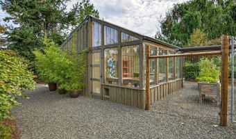 855 Reiten Dr, Ashland, OR 97520