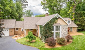 175 Honey Creek Ave NE, Ada, MI 49301