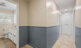 1050 Grandview Dr, Bartlesville, OK 74006