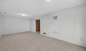 2358 Hidden Meadow Ln, Ballwin, MO 63021
