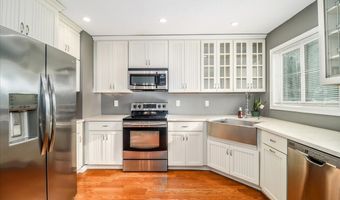 27 Crows Nest Ln 17F, Danbury, CT 06810