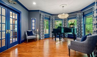 52 Hardy Rd, Bedford, NH 03110