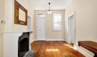 3 Memorial Blvd, Newport, RI 02840