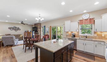 617 Timberview Dr, Adel, IA 50003