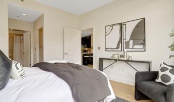 520 JOHN CARLYLE St 320, Alexandria, VA 22314
