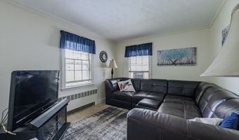 8 Carlson Cir, Boston, MA 02132