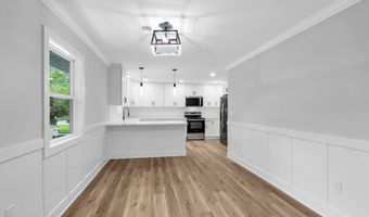 356 Railroad Ave, Bayville, NJ 08721