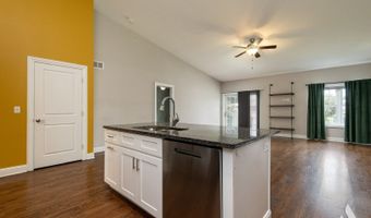 544 N Woodland Ct, Addison, IL 60101