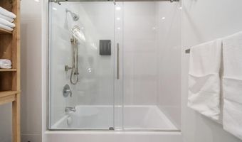 161 BROADWAY 1F, Bayonne, NJ 07002
