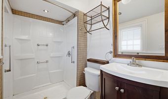 242 E Walnut St, Ashland, OH 44805