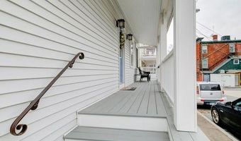 7 Dean Ave, Newport, RI 02840