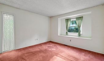 1115 Dutch Mill Dr, Ballwin, MO 63011