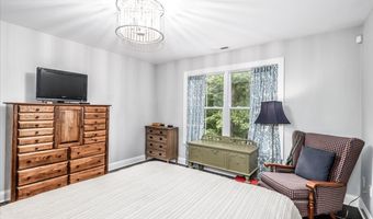 127 Putnam Park Rd, Bethel, CT 06801