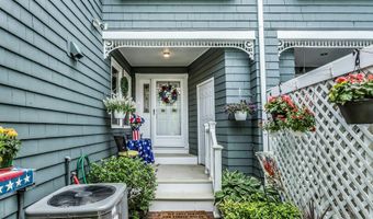 4 Victoria Dr, Amityville, NY 11701