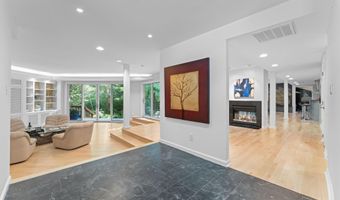 6829 LITTLE RIVER Tpke, Annandale, VA 22003